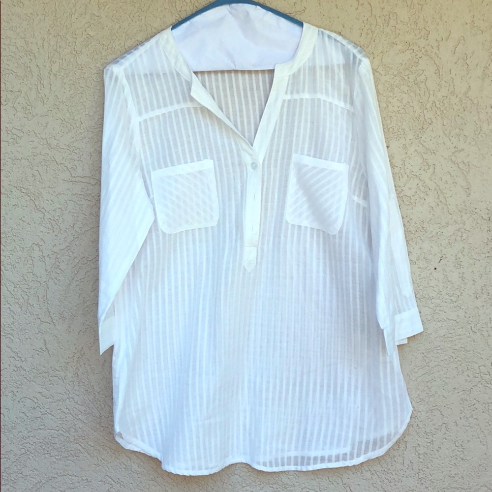 White 3/4 sleeve button down blouse